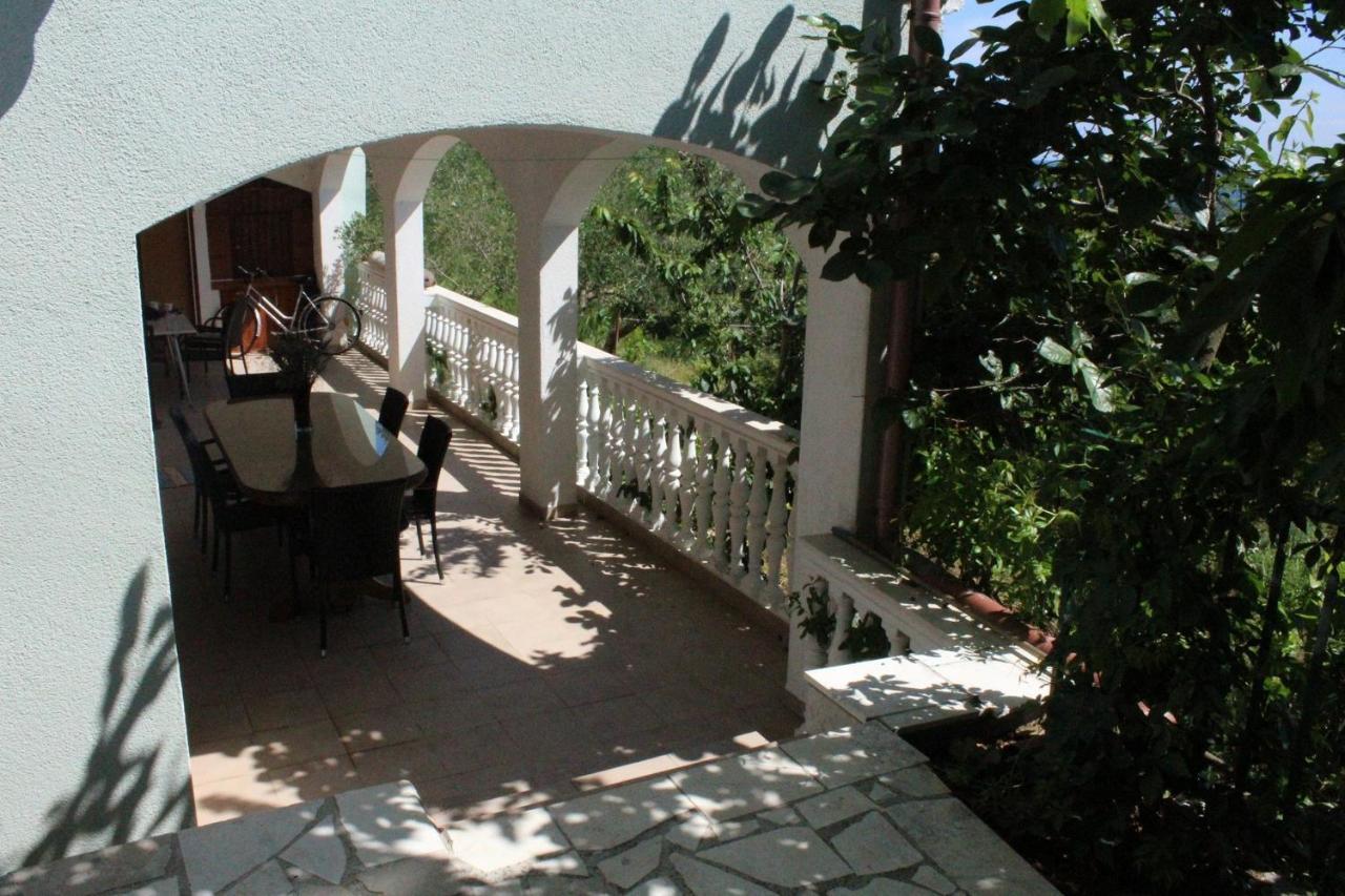 Apartmani Ela Prvić Luka エクステリア 写真