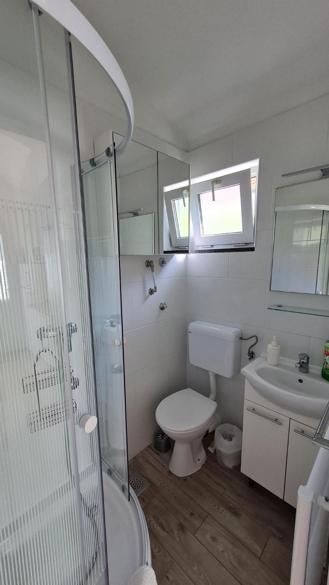 Apartmani Ela Prvić Luka エクステリア 写真