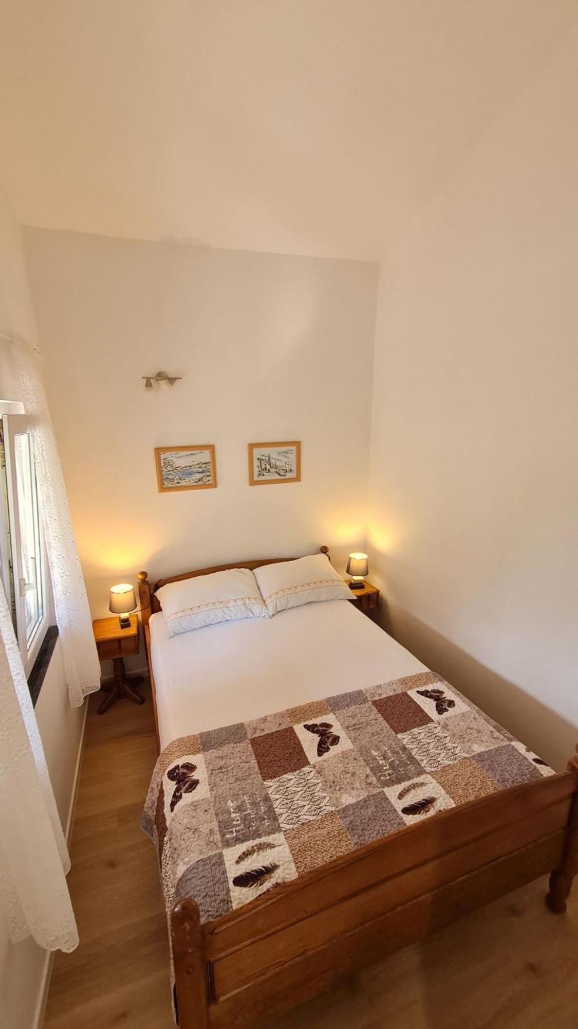 Apartmani Ela Prvić Luka エクステリア 写真