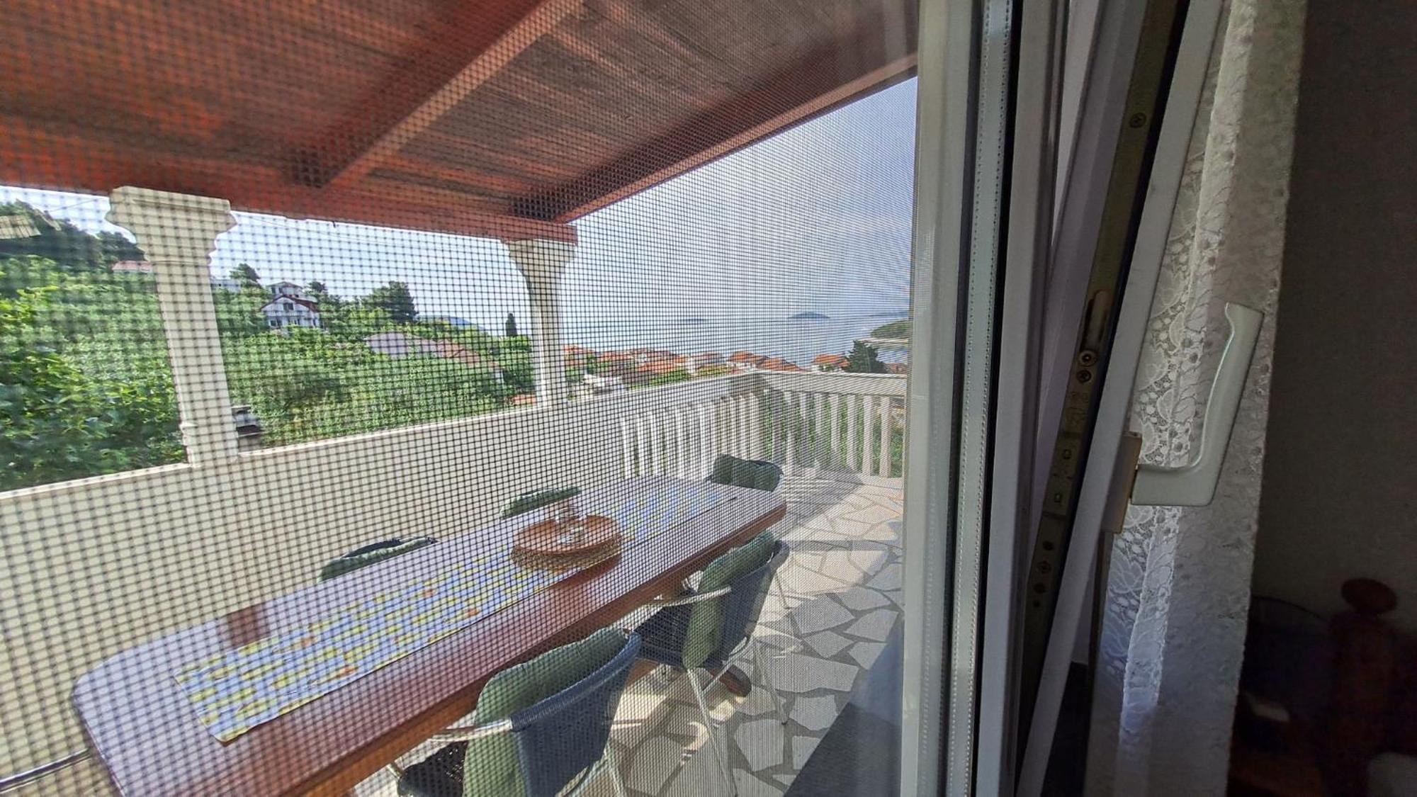 Apartmani Ela Prvić Luka エクステリア 写真