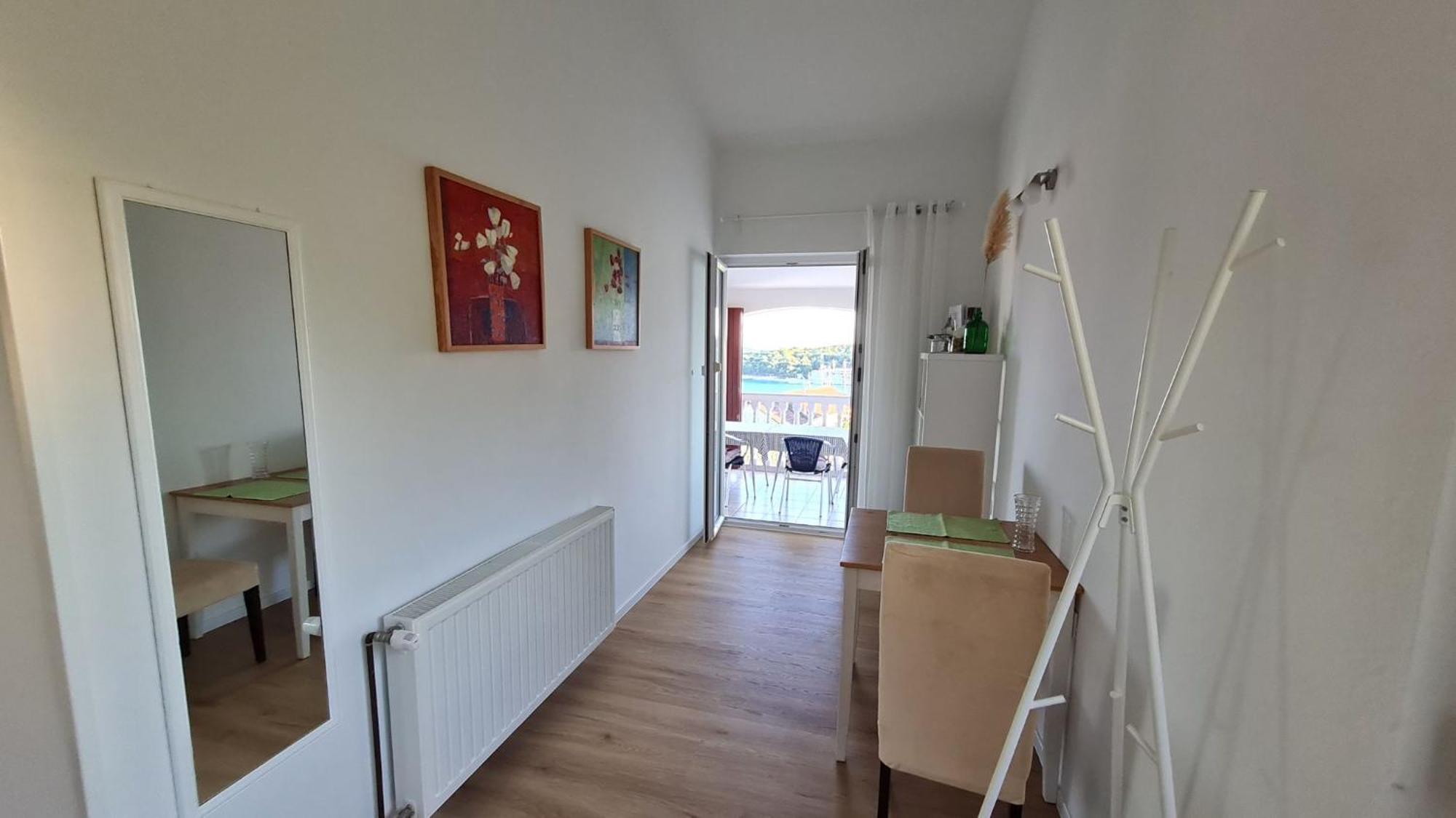 Apartmani Ela Prvić Luka エクステリア 写真