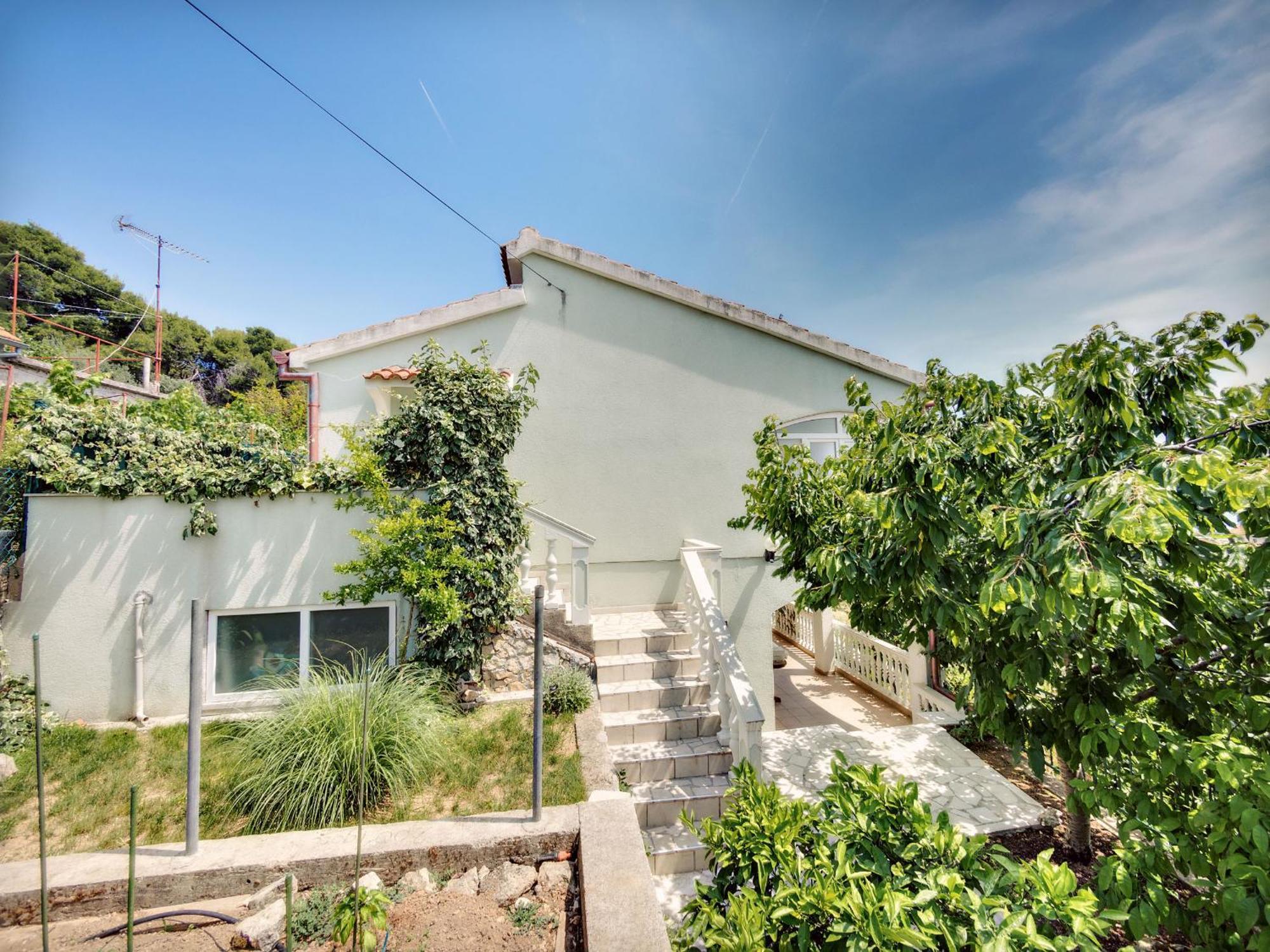 Apartmani Ela Prvić Luka 部屋 写真