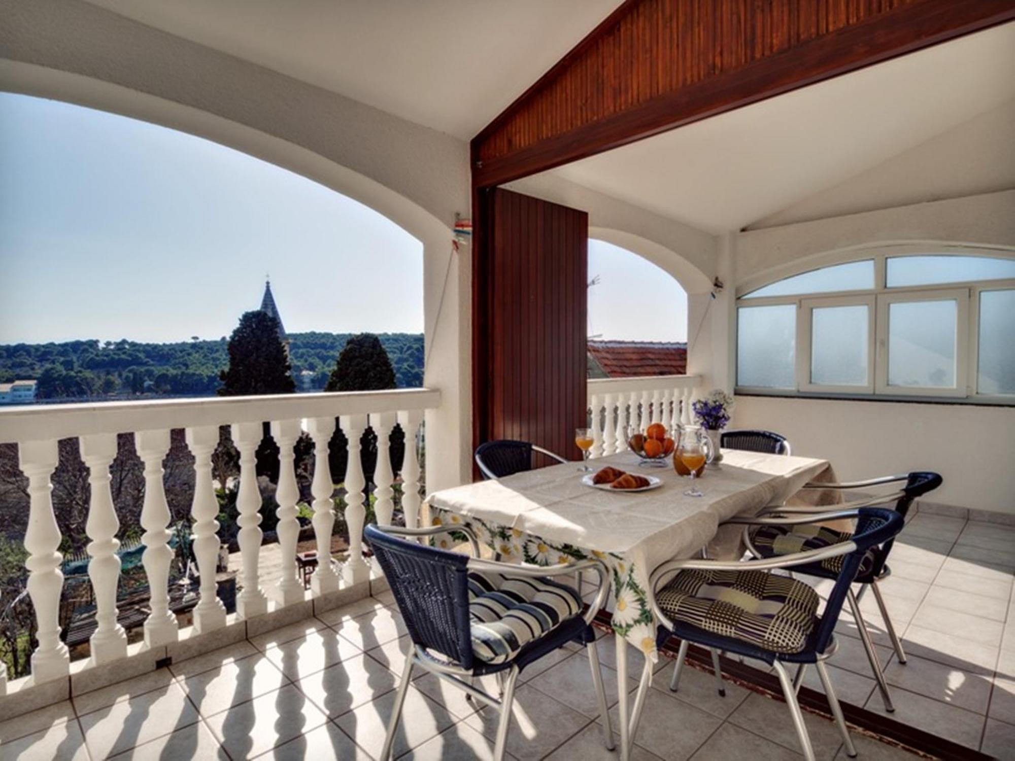 Apartmani Ela Prvić Luka 部屋 写真