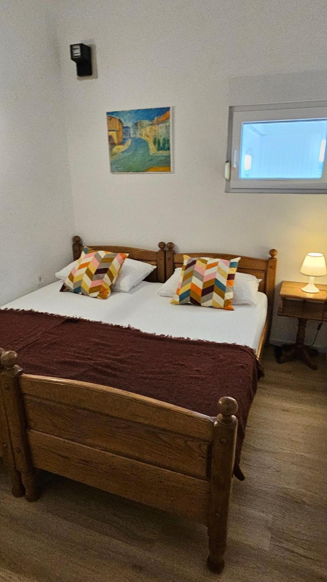 Apartmani Ela Prvić Luka エクステリア 写真